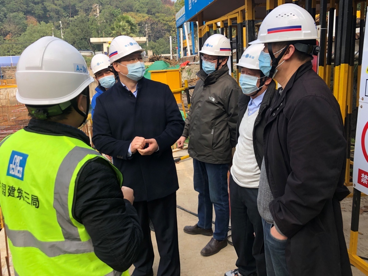 说明: F:\双创中心\照片\领导检查\QQ图片20201130112432.jpg